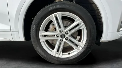 Thumbnail image for the Audi Q5 2.0 TDI 40 S line   S Tronic quattro