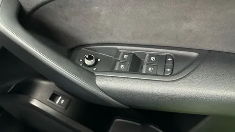 Thumbnail image for the Audi Q5 2.0 TDI 40 S line   S Tronic quattro