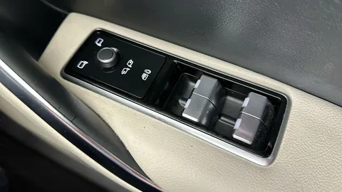 Thumbnail image for the Jaguar F-Pace 2.0 D165 MHEV R-Dynamic S   AWD