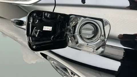 Thumbnail image for the Lexus Es 2.5 300h F Sport    E-CVT