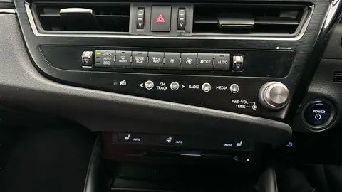 Thumbnail image for the Lexus Es 2.5 300h F Sport    E-CVT