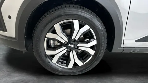 Thumbnail image for the Dacia Sandero Stepway 1.0 TCe Journey