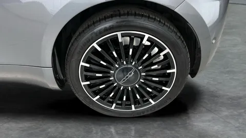 Thumbnail image for the Fiat 500E 42kWh La Prima