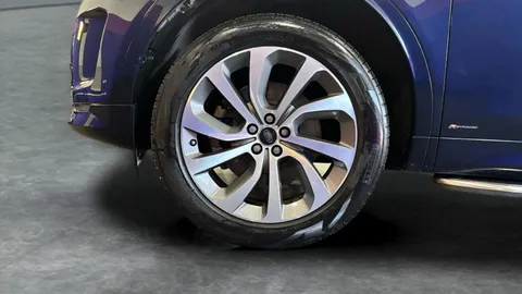 Thumbnail image for the Land Rover Discovery Sport 2.0 P200 MHEV R-Dynamic SE   4WD