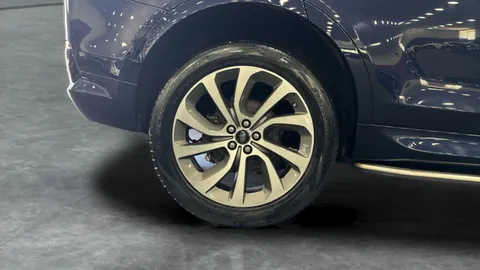 Thumbnail image for the Land Rover Discovery Sport 2.0 P200 MHEV R-Dynamic SE   4WD