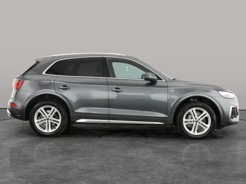 Thumbnail image for the Audi Q5 2.0 TDI 40 S line   S Tronic quattro