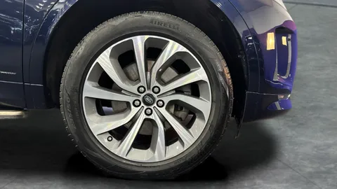 Thumbnail image for the Land Rover Discovery Sport 2.0 P200 MHEV R-Dynamic SE   4WD