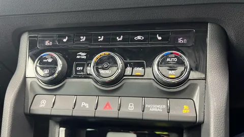 Thumbnail image for the Škoda Karoq 1.5 TSI ACT SportLine   DSG