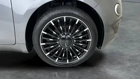 Thumbnail image for the Fiat 500E 42kWh La Prima