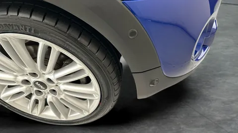 Thumbnail image for the Mini Hatch 2.0 Cooper S Exclusive   Steptronic
