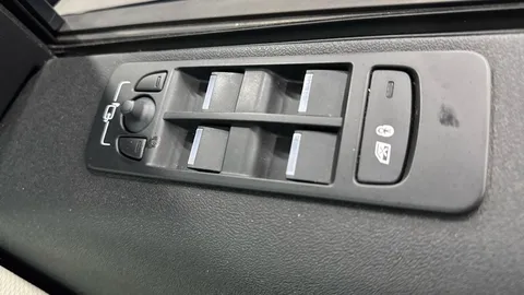 Thumbnail image for the Land Rover Discovery Sport 2.0 P200 MHEV R-Dynamic SE   4WD