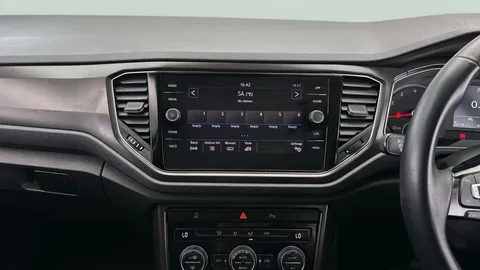 Thumbnail image for the Volkswagen T-Roc 1.5 TSI GPF EVO Design   DSG