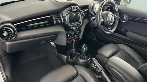 Thumbnail image for the Mini Hatch 1.5 Cooper Sport   Steptronic