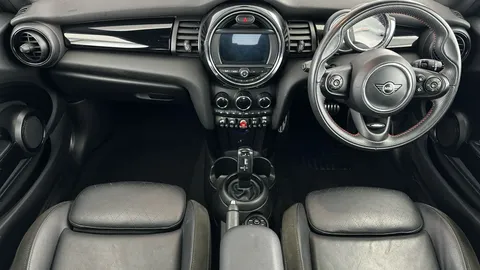 Thumbnail image for the Mini Hatch 1.5 Cooper Sport   Steptronic