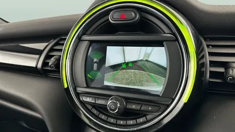 Thumbnail image for the Mini Hatch 1.5 Cooper Sport   Steptronic