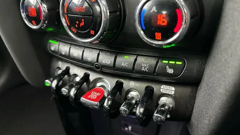 Thumbnail image for the Mini Hatch 1.5 Cooper Sport   Steptronic