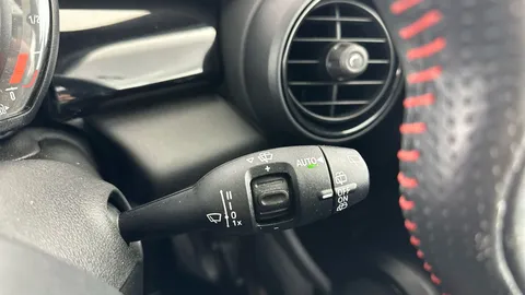 Thumbnail image for the Mini Hatch 1.5 Cooper Sport   Steptronic