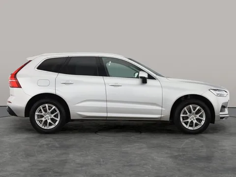 Thumbnail image for the Volvo XC60 2.0 B4 MHEV Momentum    AWD