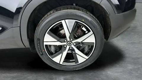 Thumbnail image for the Volvo XC40 1.5h T5 Twin Engine Recharge 10.7kWh R-Design   Plug-in