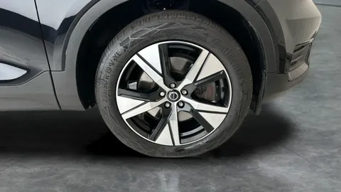 Thumbnail image for the Volvo XC40 1.5h T5 Twin Engine Recharge 10.7kWh R-Design   Plug-in