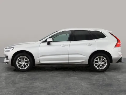 Thumbnail image for the Volvo XC60 2.0 B4 MHEV Momentum    AWD