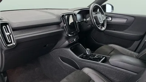 Thumbnail image for the Volvo XC40 1.5h T5 Twin Engine Recharge 10.7kWh R-Design   Plug-in