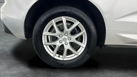 Thumbnail image for the Volvo XC60 2.0 B4 MHEV Momentum    AWD