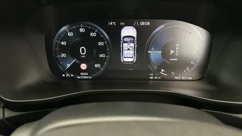 Thumbnail image for the Volvo XC40 1.5h T5 Twin Engine Recharge 10.7kWh R-Design   Plug-in