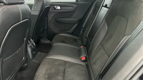 Thumbnail image for the Volvo XC40 1.5h T5 Twin Engine Recharge 10.7kWh R-Design   Plug-in
