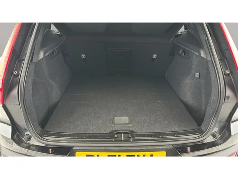 Thumbnail image for the Volvo XC40 1.5h T5 Twin Engine Recharge 10.7kWh R-Design   Plug-in