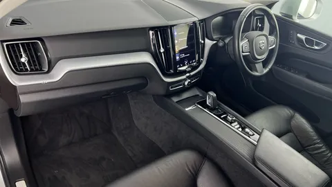 Thumbnail image for the Volvo XC60 2.0 B4 MHEV Momentum    AWD