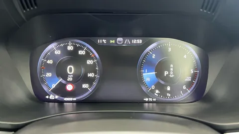 Thumbnail image for the Volvo XC60 2.0 B4 MHEV Momentum    AWD