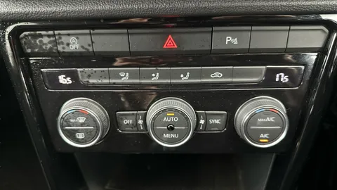 Thumbnail image for the Volkswagen T-Roc 1.5 TSI EVO Black Edition   DSG