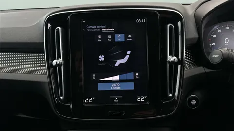 Thumbnail image for the Volvo XC40 1.5h T5 Twin Engine Recharge 10.7kWh R-Design   Plug-in