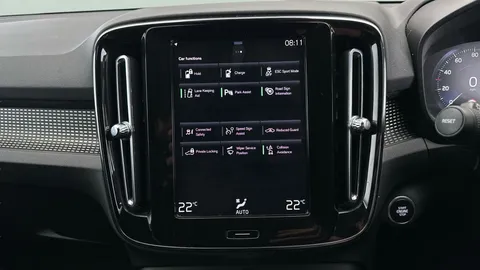Thumbnail image for the Volvo XC40 1.5h T5 Twin Engine Recharge 10.7kWh R-Design   Plug-in