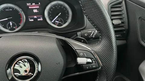 Thumbnail image for the Škoda Karoq 1.5 TSI ACT SportLine   DSG