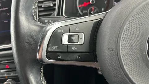 Thumbnail image for the Volkswagen T-Roc 1.5 TSI EVO Black Edition   DSG
