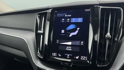 Thumbnail image for the Volvo XC60 2.0 B4 MHEV Momentum    AWD