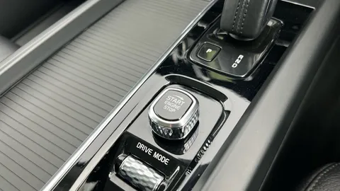 Thumbnail image for the Volvo XC60 2.0 B4 MHEV Momentum    AWD