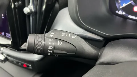 Thumbnail image for the Volvo XC60 2.0 B4 MHEV Momentum    AWD