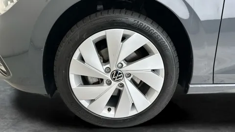 Thumbnail image for the Volkswagen Golf 1.5 eTSI MHEV Style    DSG