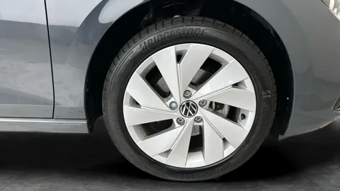Thumbnail image for the Volkswagen Golf 1.5 eTSI MHEV Style    DSG