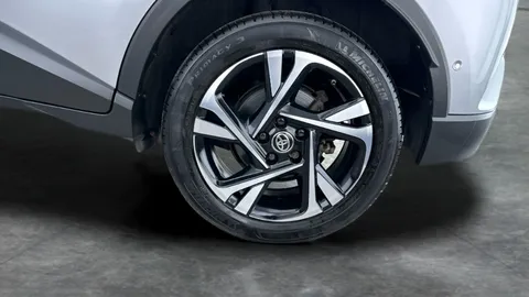 Thumbnail image for the Toyota C-HR 1.8 VVT-h GPF Design    CVT