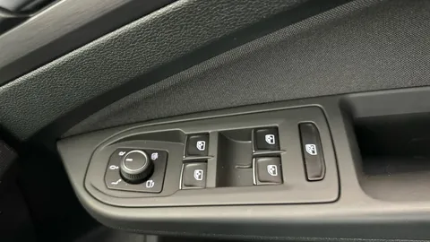 Thumbnail image for the Volkswagen Golf 1.5 eTSI MHEV Style    DSG