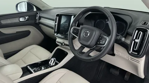Thumbnail image for the Volvo XC40 1.5h T5 Twin Engine Recharge 10.7kWh Inscription   Plug-in