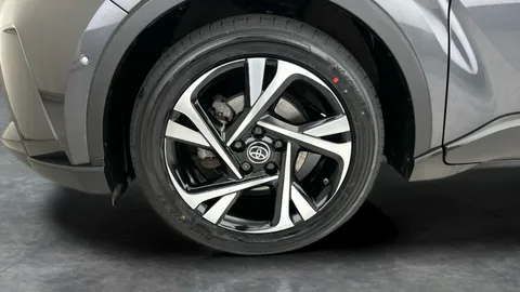 Thumbnail image for the Toyota C-HR 1.8 VVT-h GPF Design    CVT