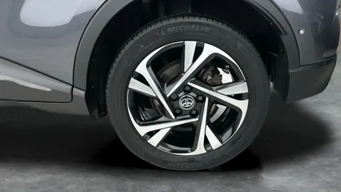 Thumbnail image for the Toyota C-HR 1.8 VVT-h GPF Design    CVT