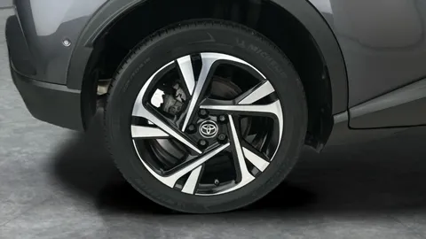 Thumbnail image for the Toyota C-HR 1.8 VVT-h GPF Design    CVT
