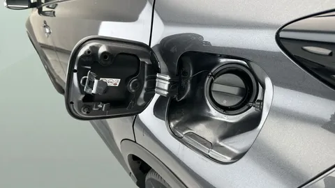 Thumbnail image for the Toyota C-HR 1.8 VVT-h GPF Design    CVT