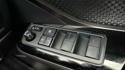 Thumbnail image for the Toyota C-HR 1.8 VVT-h GPF Design    CVT